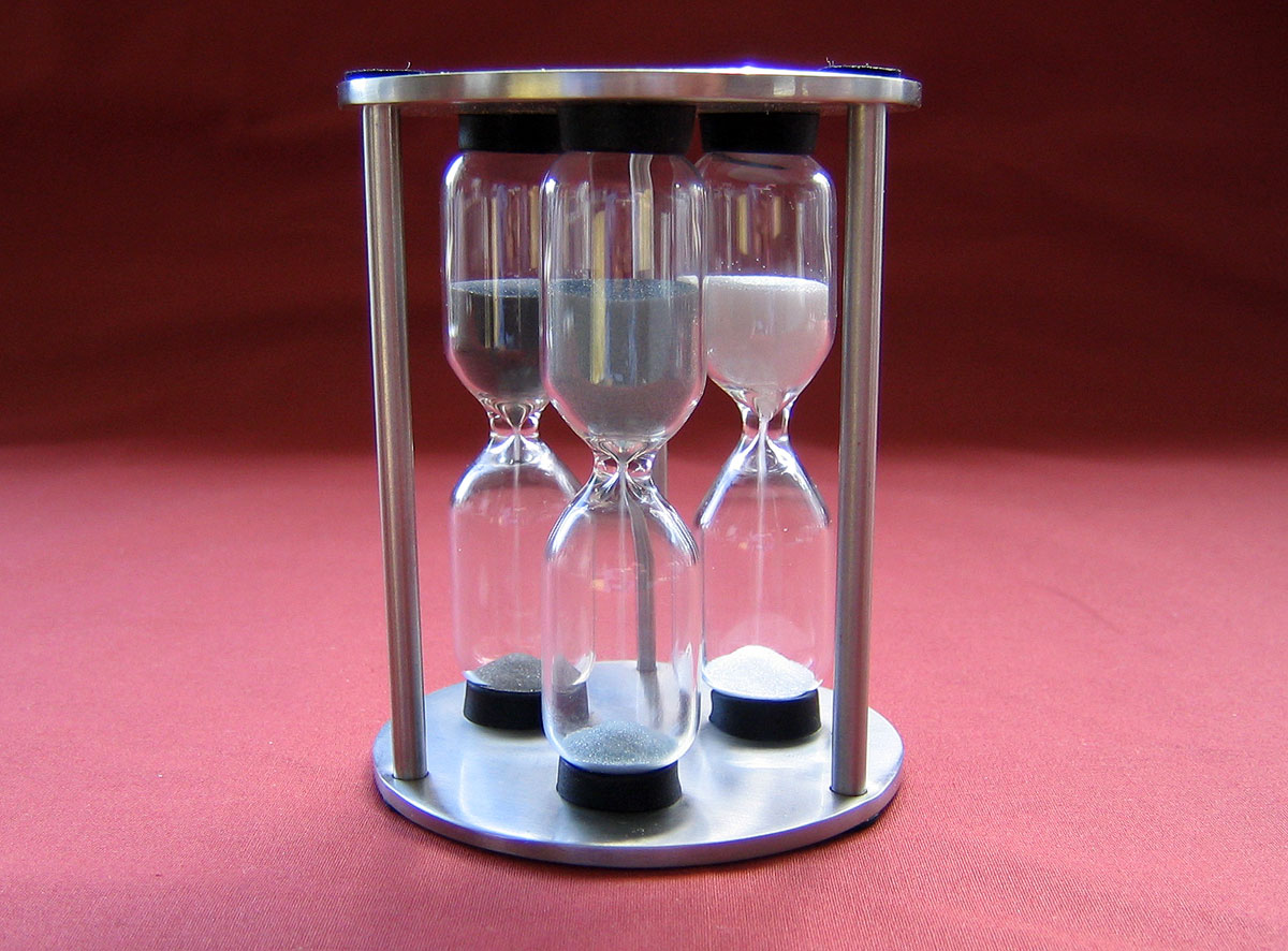 Egg Timer with 3, 4, and 5 minute measurements