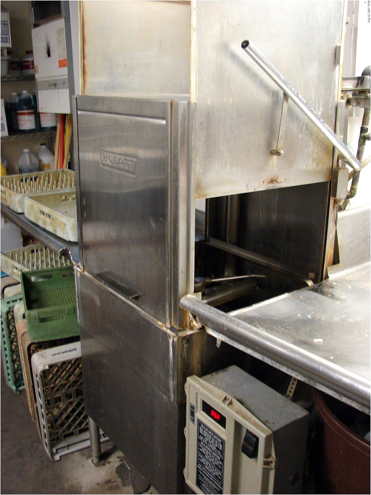 Commercial dishwasher