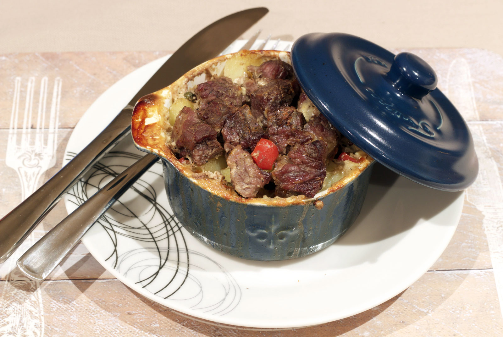Petite Marmite with a beef casserole in it.